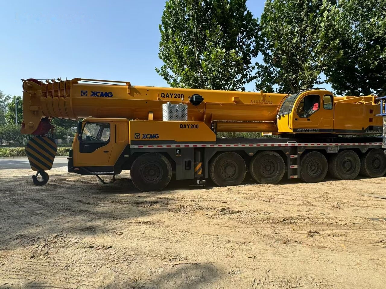 XCMG QAY200 200ton 260 80 90 100 110 - Мобильный кран: фото 1 XCMG QAY200 200ton 260 80 90 100 110 - Мобильный кран: фото 1