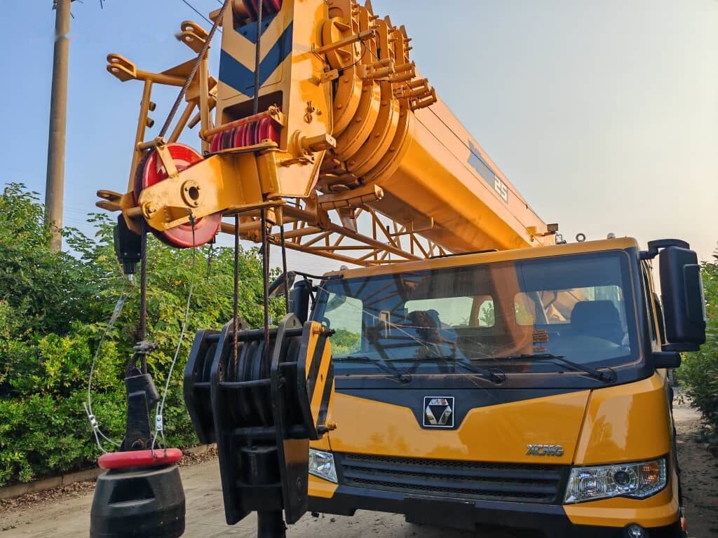 XCMG XCT25 XCT35 25T 25ton 35T 35ton - Мобильный кран: фото 2 XCMG XCT25 XCT35 25T 25ton 35T 35ton - Мобильный кран: фото 2