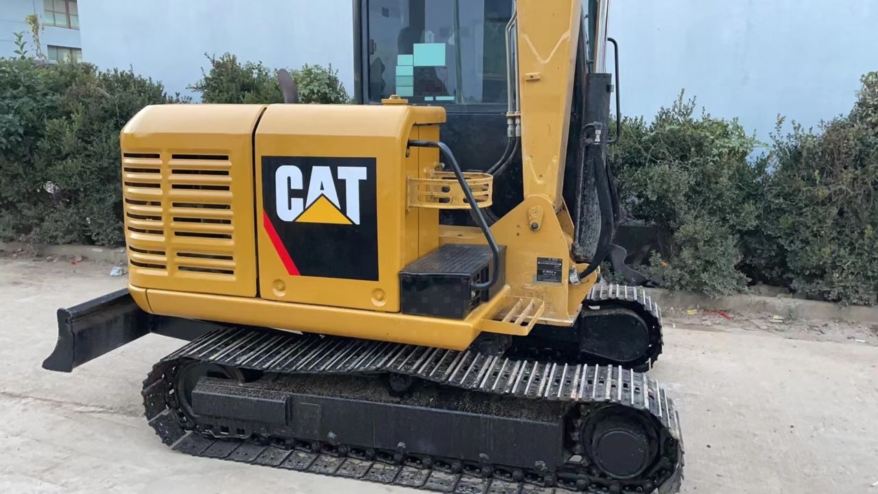 Caterpillar 305.5E2 - Гусеничный экскаватор: фото 1