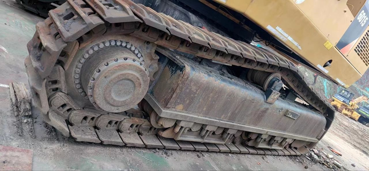 Caterpillar 6015 - Гусеничный экскаватор: фото 1 Caterpillar 6015 - Гусеничный экскаватор: фото 1