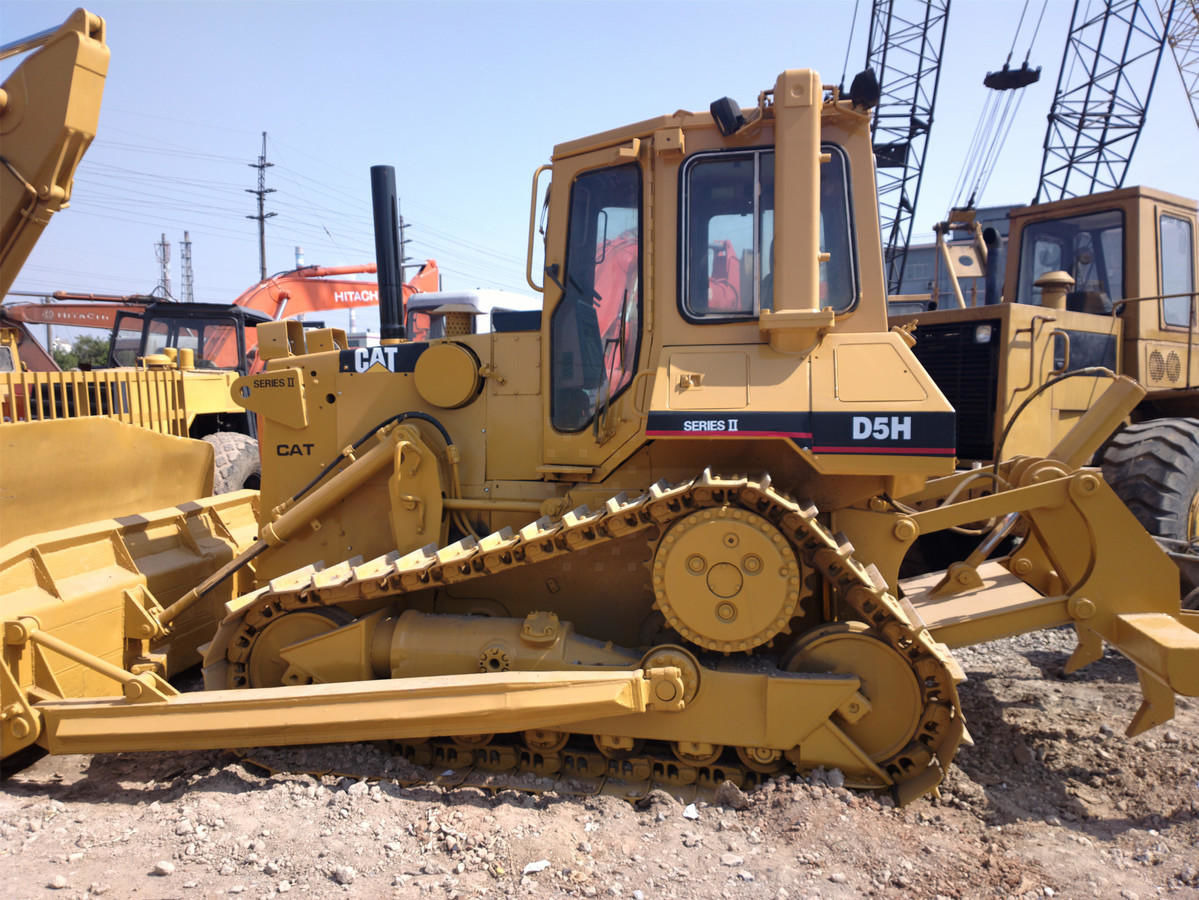 Caterpillar D5H - Бульдозер: фото 1 Caterpillar D5H - Бульдозер: фото 1