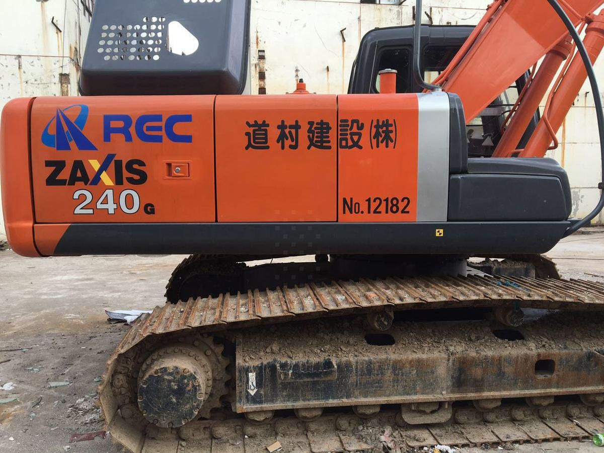 Hitachi 240 - Гусеничный экскаватор: фото 1 Hitachi 240 - Гусеничный экскаватор: фото 1
