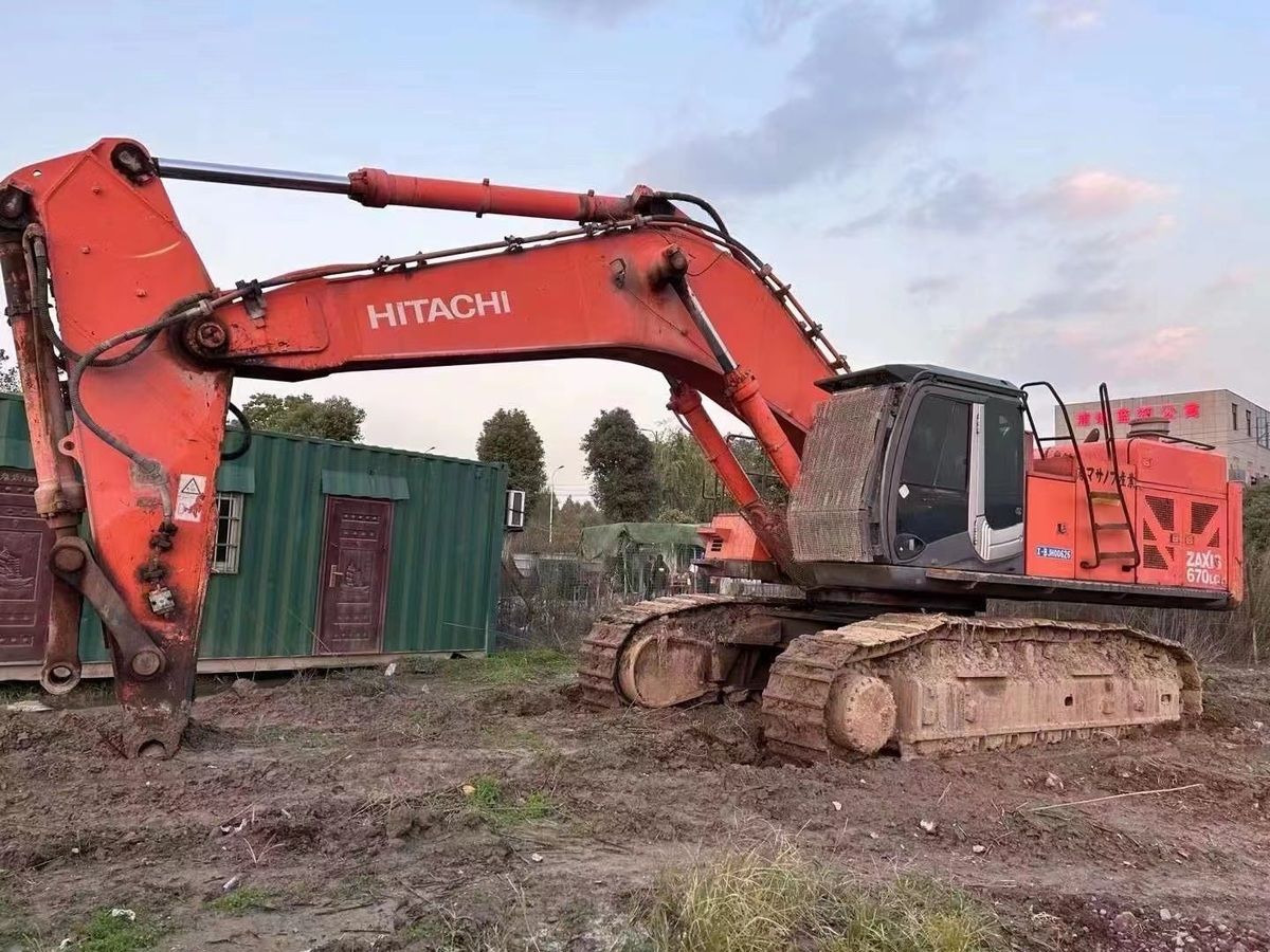 Hitachi 670-3 - Гусеничный экскаватор: фото 1 Hitachi 670-3 - Гусеничный экскаватор: фото 1