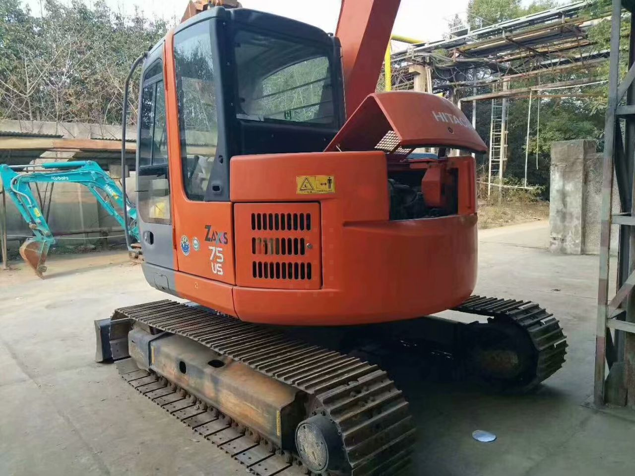 Hitachi ZX75US - Гусеничный экскаватор: фото 1 Hitachi ZX75US - Гусеничный экскаватор: фото 1