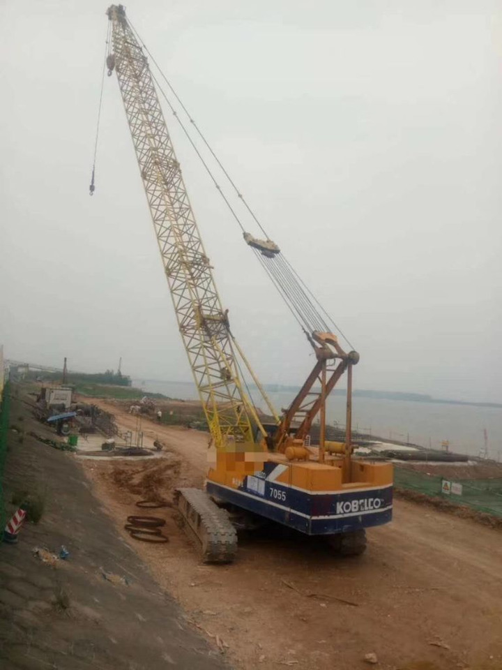 Kobelco 7055 - Гусеничный кран: фото 1 Kobelco 7055 - Гусеничный кран: фото 1