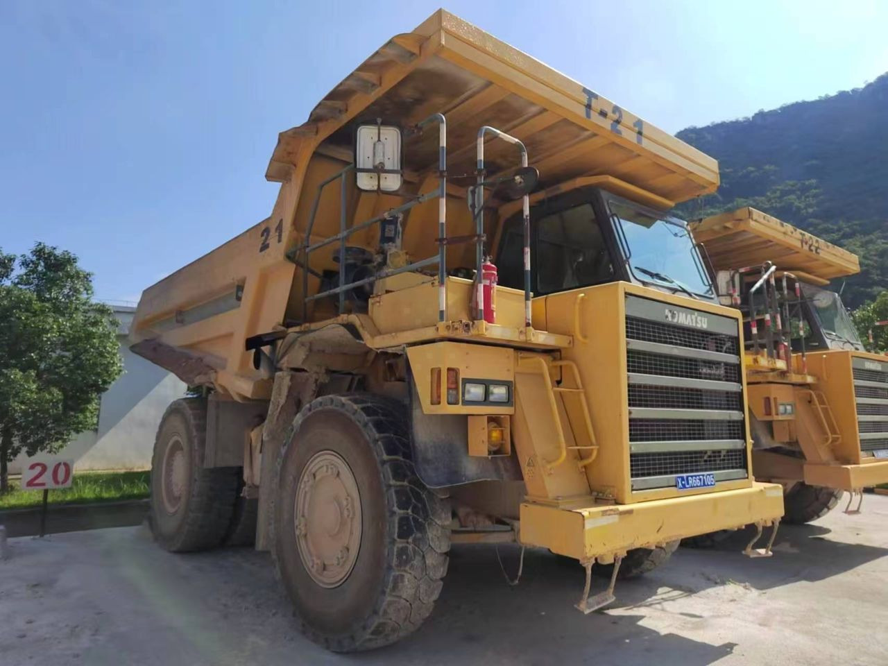Komatsu HD325-6 - Карьерный самосвал: фото 1 Komatsu HD325-6 - Карьерный самосвал: фото 1