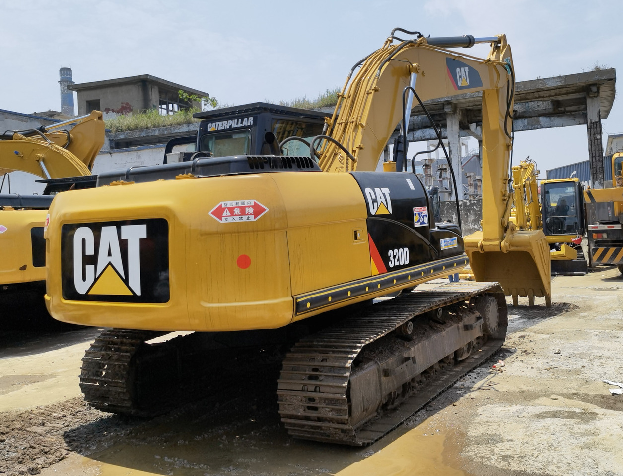 CAT 320D used excavator - Гусеничный экскаватор: фото 1 CAT 320D used excavator - Гусеничный экскаватор: фото 1