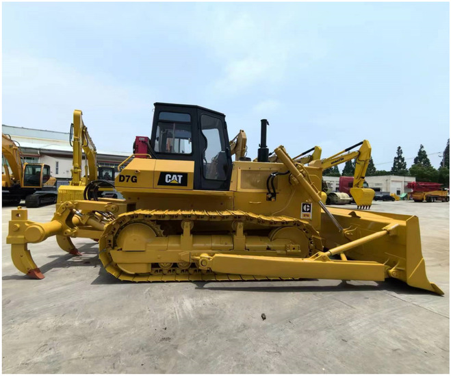 Caterpillar D7G D7H D7R crawler bulldozer Used cat d7g japan used bulldozer for sale - Бульдозер: фото 1 Caterpillar D7G D7H D7R crawler bulldozer Used cat d7g japan used bulldozer for sale - Бульдозер: фото 1