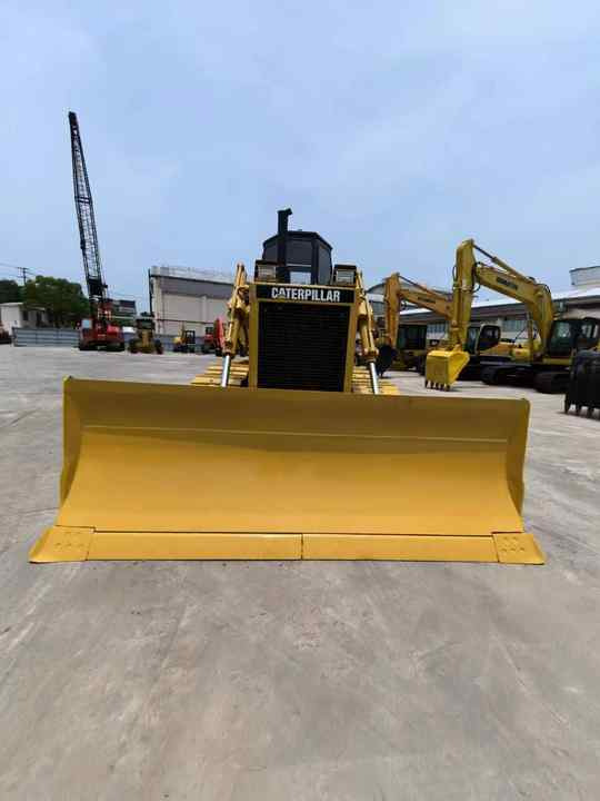 Famous brand Good Condition Used CAT Bulldozers D7G Second-hand Caterpillar Bulldozer D7G in stock - Бульдозер: фото 4 Famous brand Good Condition Used CAT Bulldozers D7G Second-hand Caterpillar Bulldozer D7G in stock - Бульдозер: фото 4