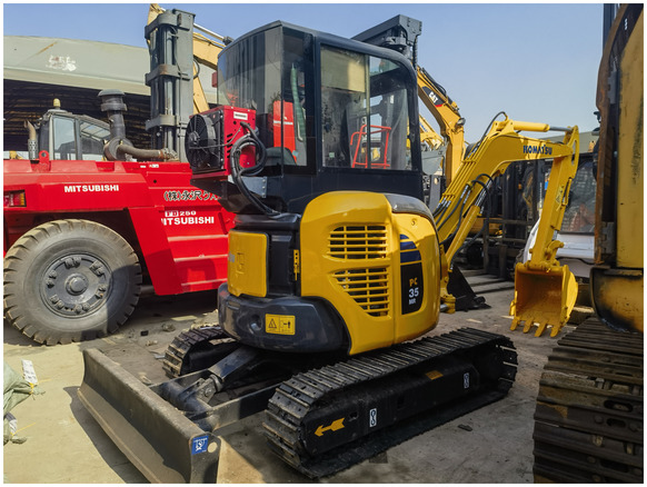 Komatsu mini excavator PC35MR cheap for sale Komatsu digger excavator 3.5 ton used excavator PC35 for sale - Гусеничный экскаватор: фото 1 Komatsu mini excavator PC35MR cheap for sale Komatsu digger excavator 3.5 ton used excavator PC35 for sale - Гусеничный экскаватор: фото 1