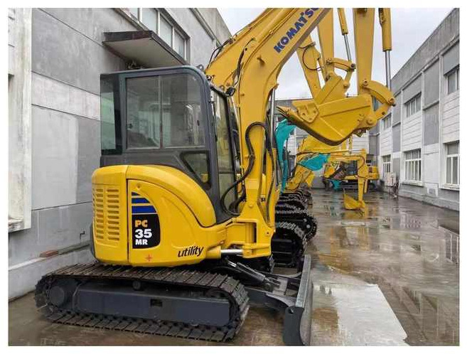 Komatsu small excavator PC35MR Komatsu digger excavator 3.5 ton used excavator PC35 cheap for sale - Гусеничный экскаватор: фото 1 Komatsu small excavator PC35MR Komatsu digger excavator 3.5 ton used excavator PC35 cheap for sale - Гусеничный экскаватор: фото 1