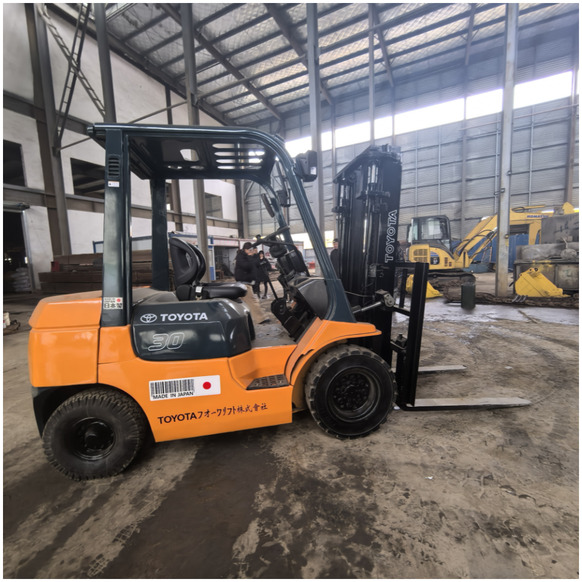 Original japan second hand toyota fd30 in good condition used forklift for sale in shanghai - Дизельный погрузчик: фото 1 Original japan second hand toyota fd30 in good condition used forklift for sale in shanghai - Дизельный погрузчик: фото 1
