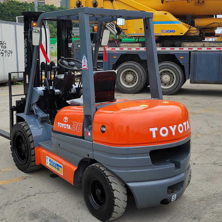 Second hand Toyota forklift FD30 used Toyota forklift FD30 FD50 FD70 TCM Komatsu forklift for sale - Дизельный погрузчик: фото 1