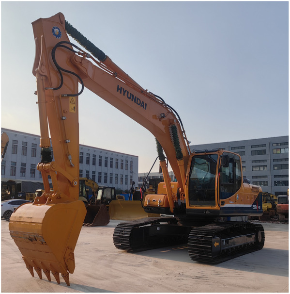 South Korea Original Used Hyundai 220LC-9S excavator Second hand Hyundai 22oLC-9S in stock in shanghai yard - Гусеничный экскаватор: фото 1 South Korea Original Used Hyundai 220LC-9S excavator Second hand Hyundai 22oLC-9S in stock in shanghai yard - Гусеничный экскаватор: фото 1