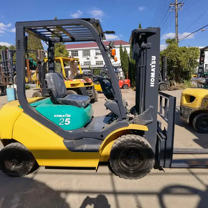 Used Hydraulic Forklift 2.5 ton Komatsu FD25 Forklift for sale - Дизельный погрузчик: фото 1