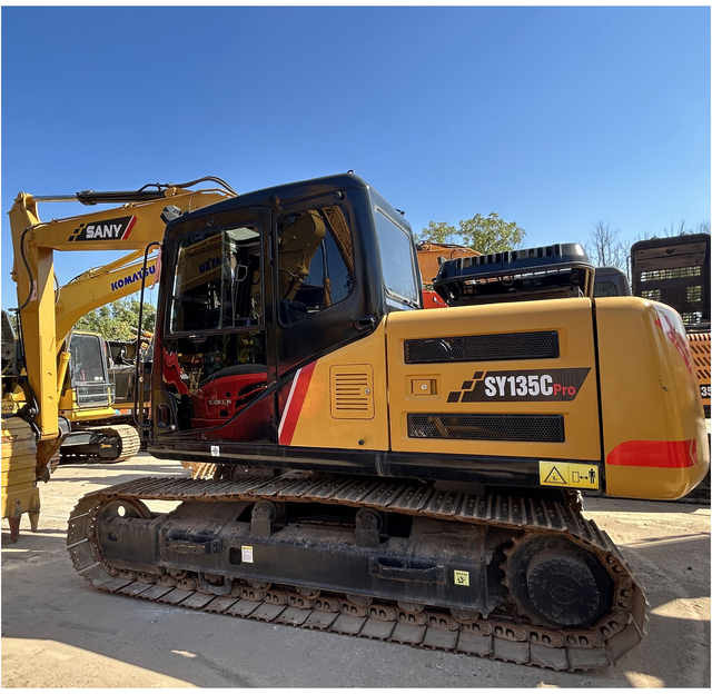 Used excavator for sany 135 SY135 SY 135C 13TON tracked hydraulic excavator machine made in China - Гусеничный экскаватор: фото 1 Used excavator for sany 135 SY135 SY 135C 13TON tracked hydraulic excavator machine made in China - Гусеничный экскаватор: фото 1