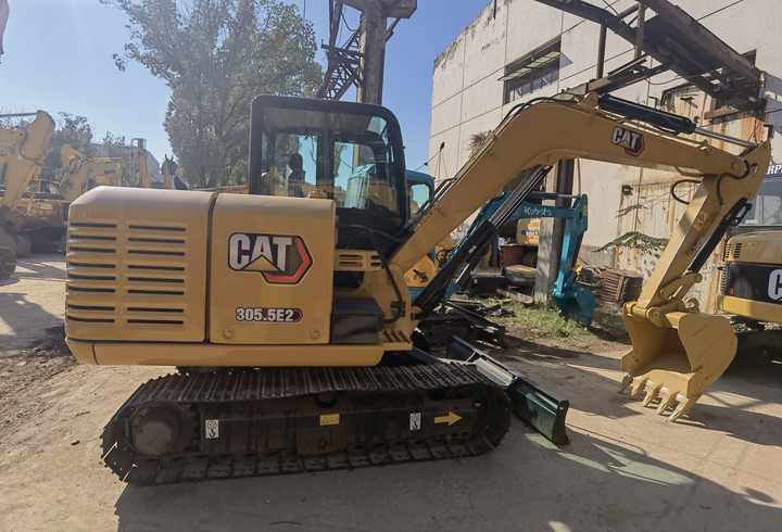 Hot sale earth moving used mini excavator CAT 305.5E2 with nice condition in stock - Гусеничный экскаватор: фото 2 Hot sale earth moving used mini excavator CAT 305.5E2 with nice condition in stock - Гусеничный экскаватор: фото 2