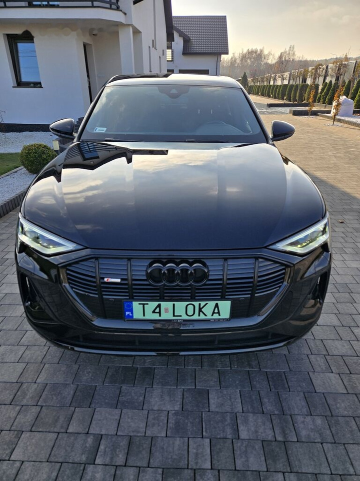 Audi E-TRON 55 Quattro S Line - Легковой автомобиль: фото 1 Audi E-TRON 55 Quattro S Line - Легковой автомобиль: фото 1