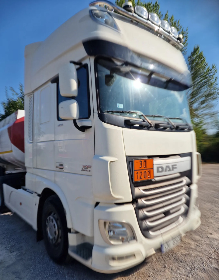 DAF XF 460 STANDARD SUPER SPACE CAB PEŁNY ADR - Тягач: фото 1 DAF XF 460 STANDARD SUPER SPACE CAB PEŁNY ADR - Тягач: фото 1