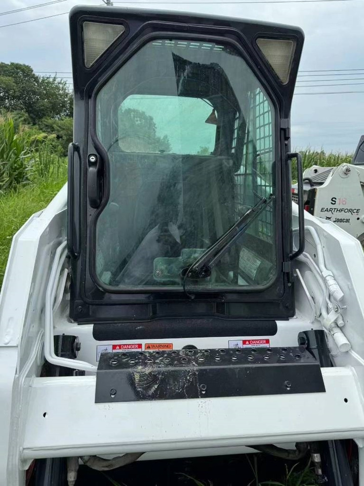 Bobcat S 160 - Мини-погрузчик с бортовым поворотом: фото 1 Bobcat S 160 - Мини-погрузчик с бортовым поворотом: фото 1