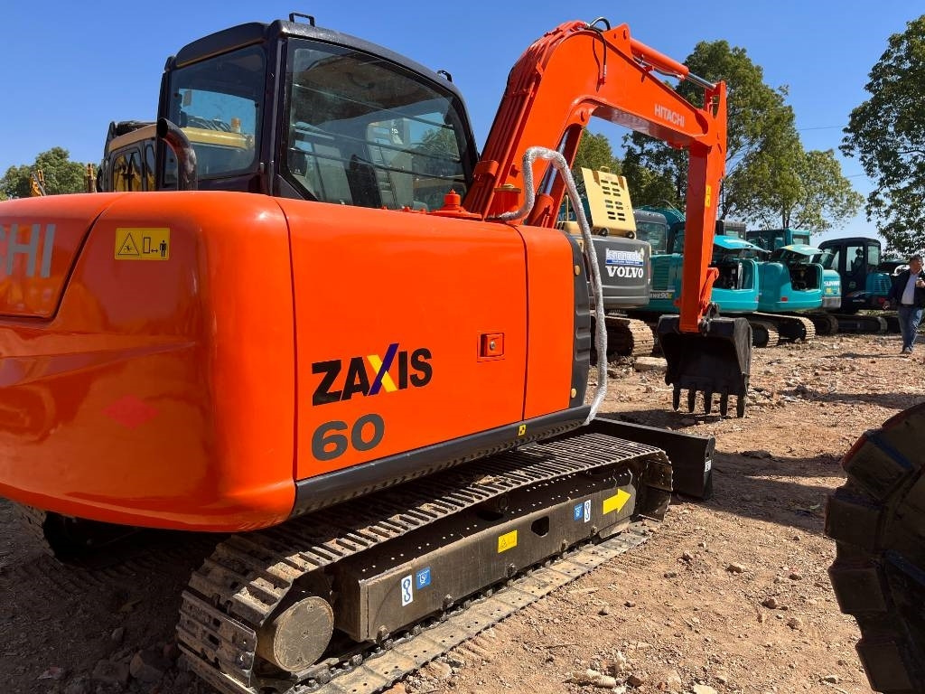 Hitachi ZX 60  - Мини-экскаватор: фото 1