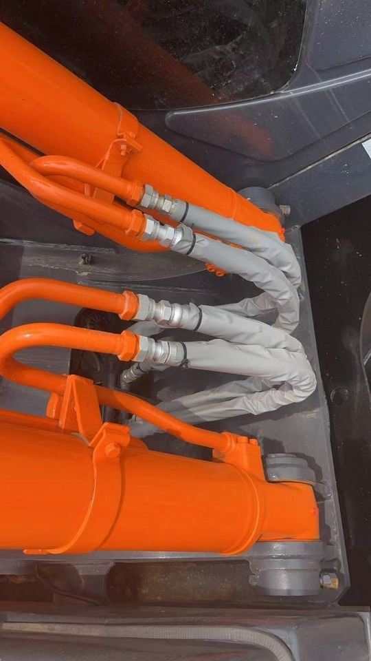 Hitachi Zaxis 210 H-3 - Гусеничный экскаватор: фото 3 Hitachi Zaxis 210 H-3 - Гусеничный экскаватор: фото 3