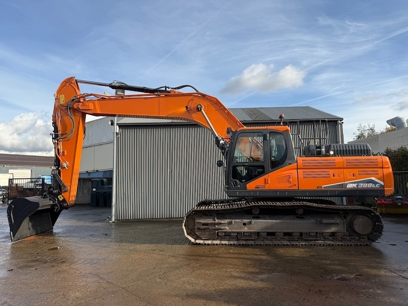 Doosan DX 300 LC-7  - Гусеничный экскаватор: фото 1