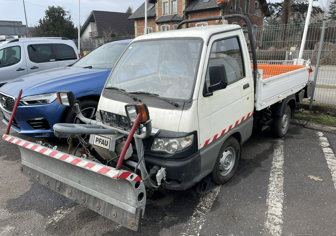 Piaggio Piaggio PFAU Wywrotka 4X4 posypywarka odśnieżarka pług 2009 - Снегоуборочная машина: фото 4 Piaggio Piaggio PFAU Wywrotka 4X4 posypywarka odśnieżarka pług 2009 - Снегоуборочная машина: фото 4