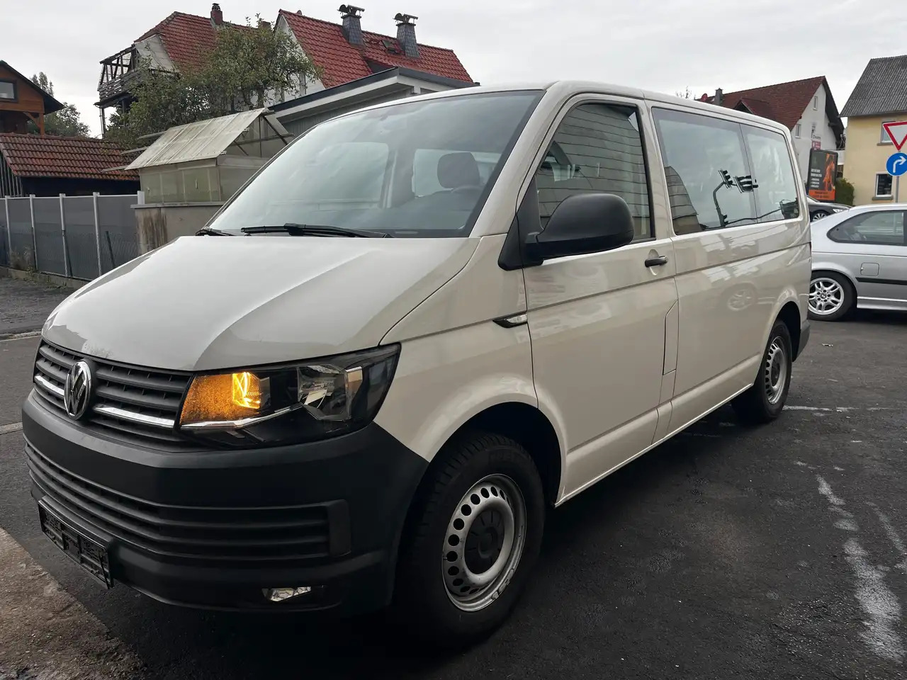 Легковой автомобиль Volkswagen T6 Kombi Kombi: фото 1 Легковой автомобиль Volkswagen T6 Kombi Kombi: фото 1