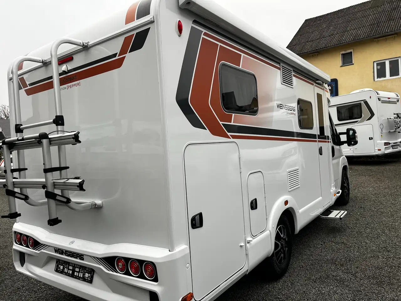Weinsberg CaraCompact 600 MEG Pepper Mietwagen Verfügbar - Полуинтегрированный автодом: фото 5 Weinsberg CaraCompact 600 MEG Pepper Mietwagen Verfügbar - Полуинтегрированный автодом: фото 5