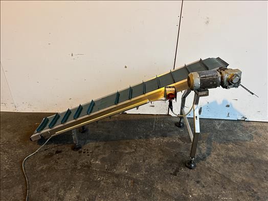 NNP Flighted elevator conveyor - Конвейер: фото 1 NNP Flighted elevator conveyor - Конвейер: фото 1