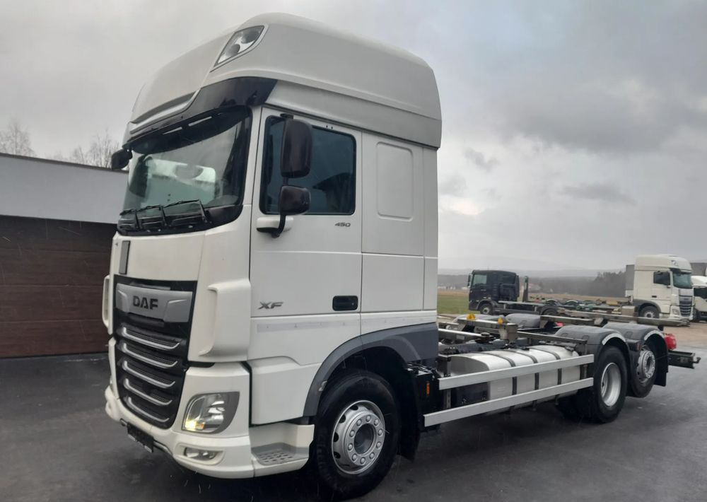 DAF XF 106 450 / BDF RETARDER - Грузовик-шасси: фото 1 DAF XF 106 450 / BDF RETARDER - Грузовик-шасси: фото 1