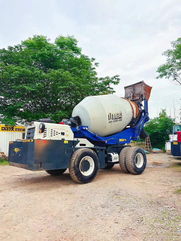 DEYI 4 cubic concrete mixer [ Copy ] - Автобетоносмеситель: фото 1