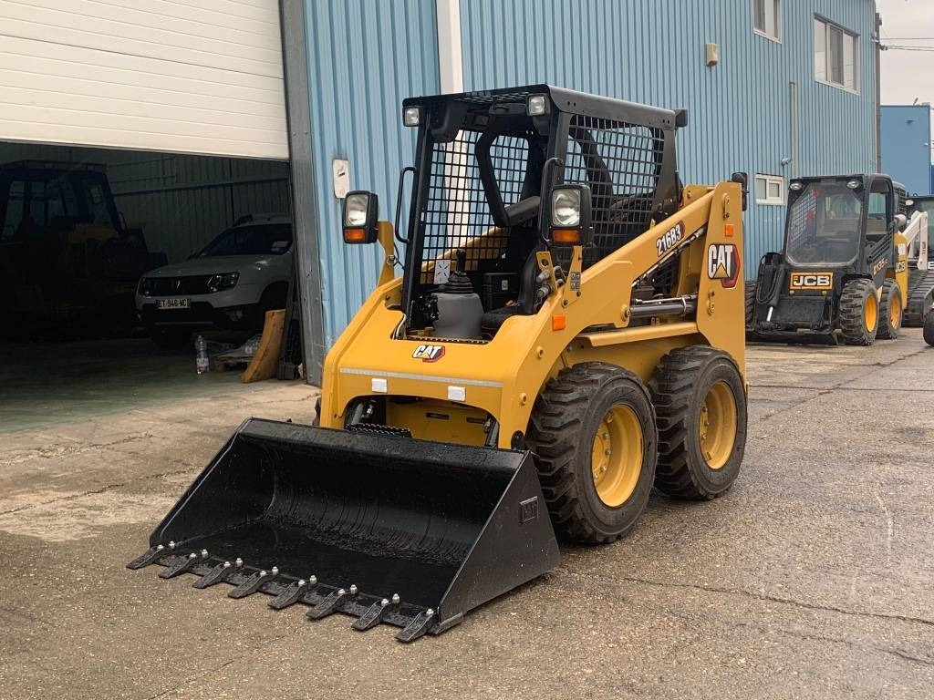 CAT 216 B 3 - Мини-погрузчик с бортовым поворотом: фото 5 CAT 216 B 3 - Мини-погрузчик с бортовым поворотом: фото 5