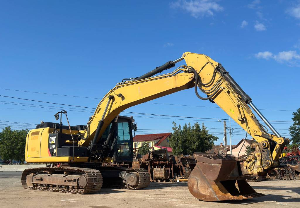 Гусеничный экскаватор CAT 320 E: фото 1 Гусеничный экскаватор CAT 320 E: фото 1