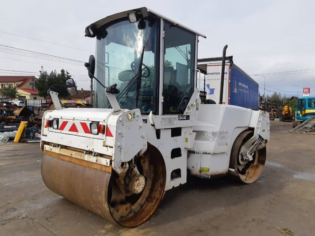 CAT CB 434 D - Дорожный каток: фото 1 CAT CB 434 D - Дорожный каток: фото 1