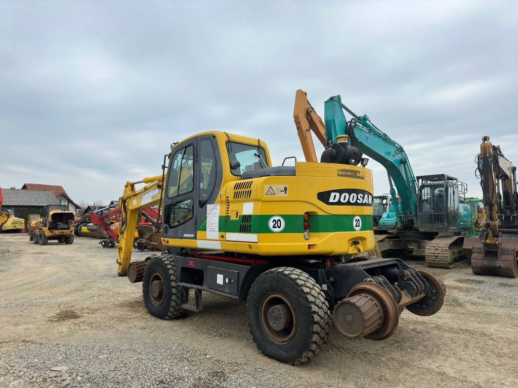 Doosan DX 160 WR - Колёсный экскаватор: фото 2 Doosan DX 160 WR - Колёсный экскаватор: фото 2