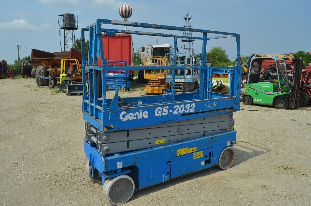 Genie GS 2032 - Ножничный подъемник: фото 1 Genie GS 2032 - Ножничный подъемник: фото 1