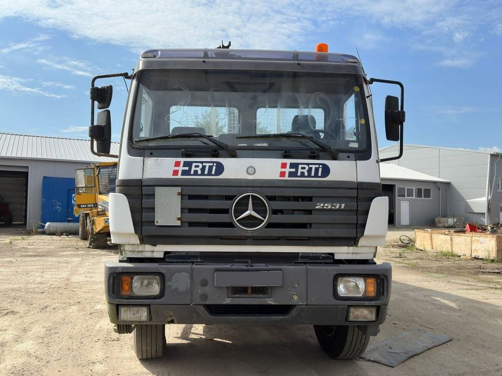 Mercedes-Benz 2531 - Автоманипулятор, Грузовик бортовой/ Платформа: фото 4 Mercedes-Benz 2531 - Автоманипулятор, Грузовик бортовой/ Платформа: фото 4