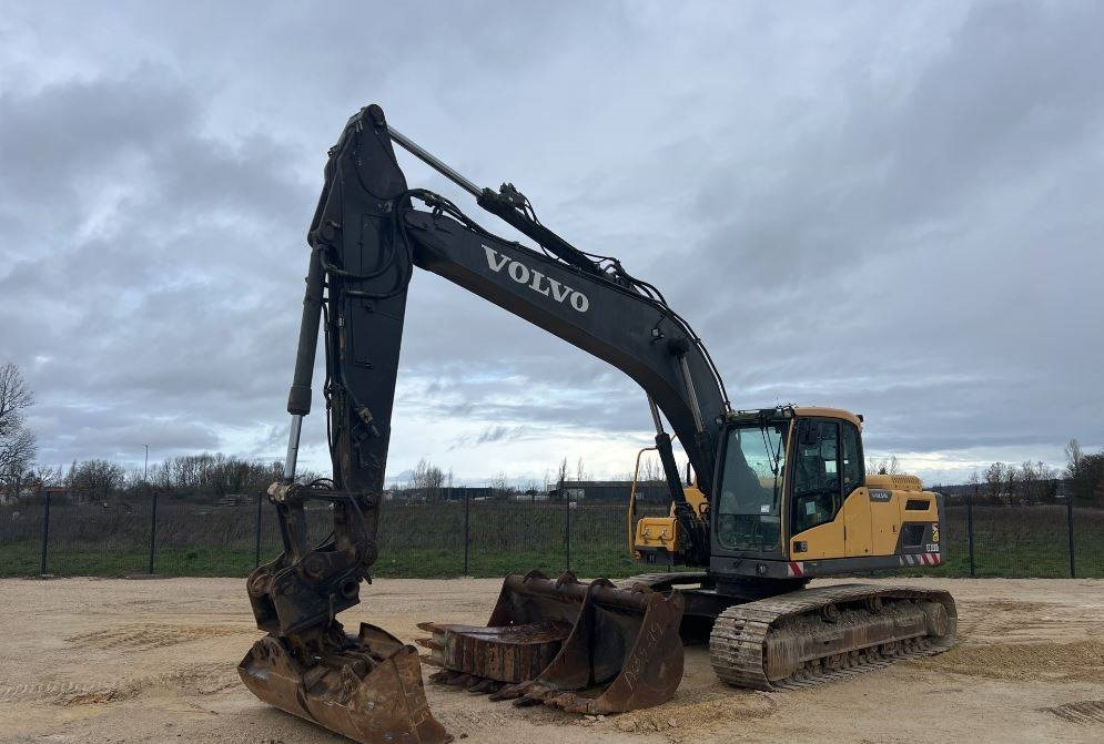 Volvo EC 220 DL - Гусеничный экскаватор: фото 1 Volvo EC 220 DL - Гусеничный экскаватор: фото 1