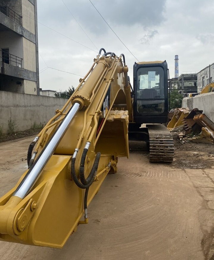 Caterpillar 320C - Гусеничный экскаватор: фото 2 Caterpillar 320C - Гусеничный экскаватор: фото 2