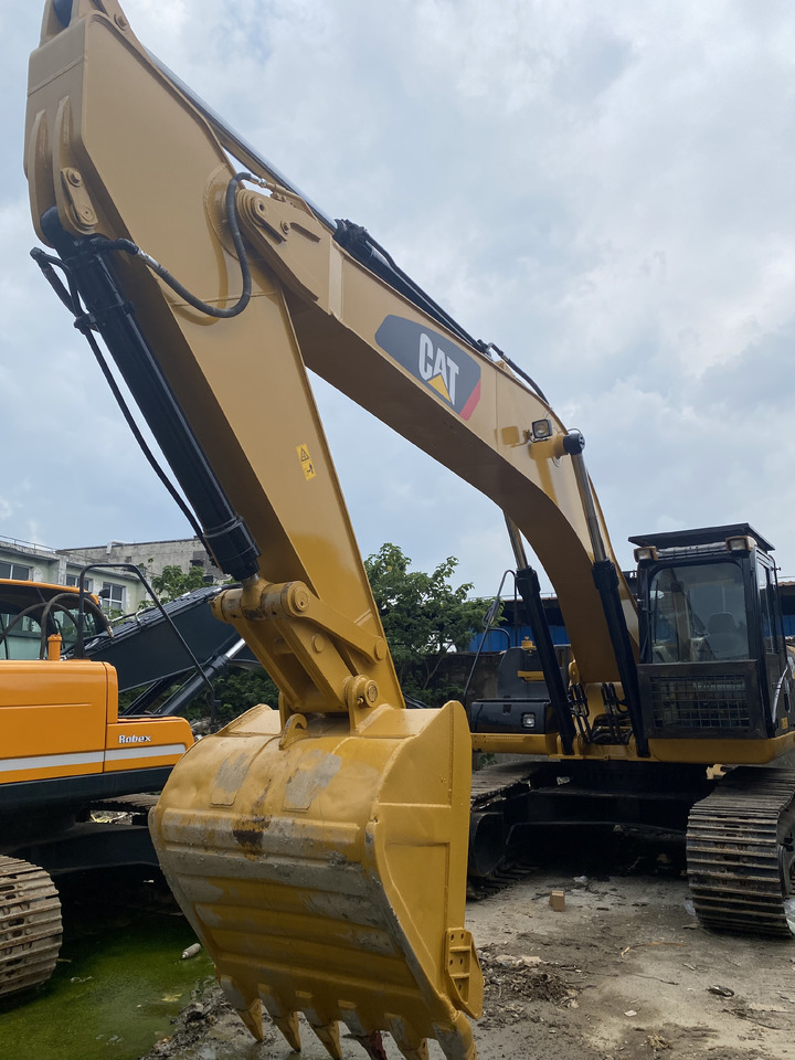 Caterpillar 330D - Гусеничный экскаватор: фото 1 Caterpillar 330D - Гусеничный экскаватор: фото 1