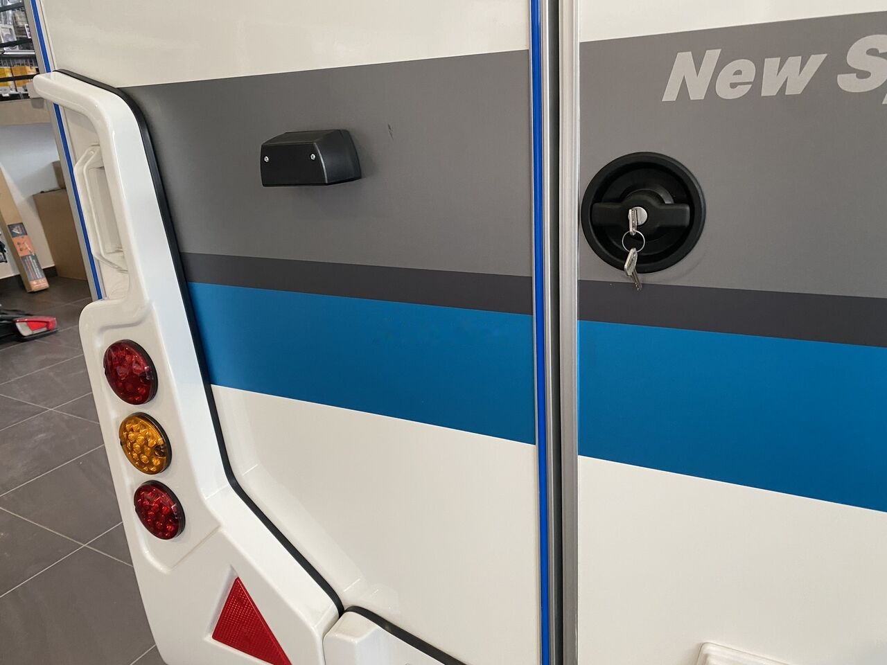 Niewiadów NEW SPORT 4 person 750kg caravan BEST PRICE - Прицеп дача: фото 1 Niewiadów NEW SPORT 4 person 750kg caravan BEST PRICE - Прицеп дача: фото 1