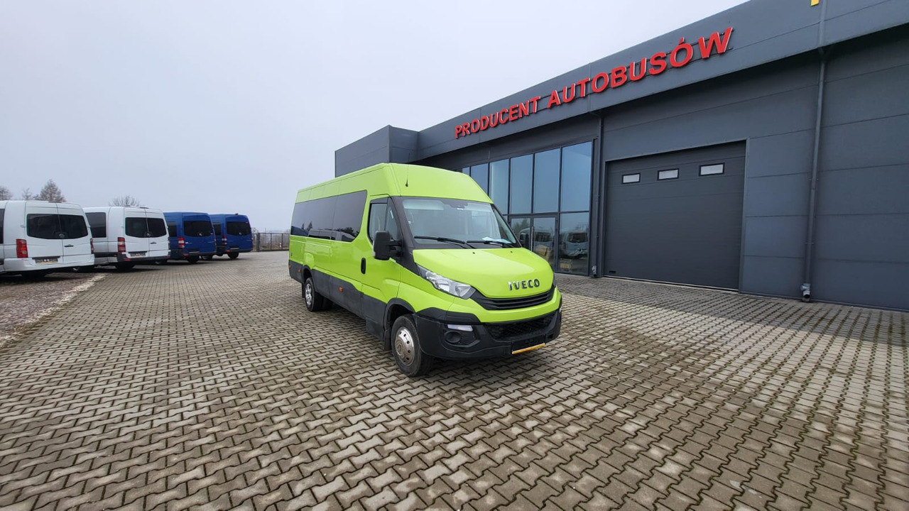 Iveco Daily 24 places + 4 standing - Микроавтобус, Пассажирский фургон: фото 1