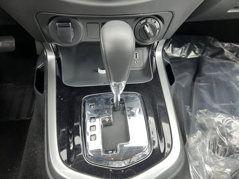 Nissan Navara 4x4 2.5 D Double Cab - LE Plus - AUTOMATIC - FULL OPTIONS - EURO 2 - NEW!! - 3 UNITS в лизинг Nissan Navara 4x4 2.5 D Double Cab - LE Plus - AUTOMATIC - FULL OPTIONS - EURO 2 - NEW!! - 3 UNITS: фото 14