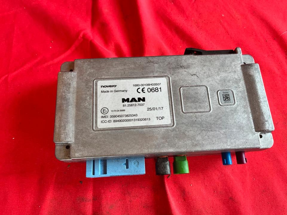 MAN 8125812-7037 Telematik ECU Steuergerät - Запчасти: фото 1 MAN 8125812-7037 Telematik ECU Steuergerät - Запчасти: фото 1