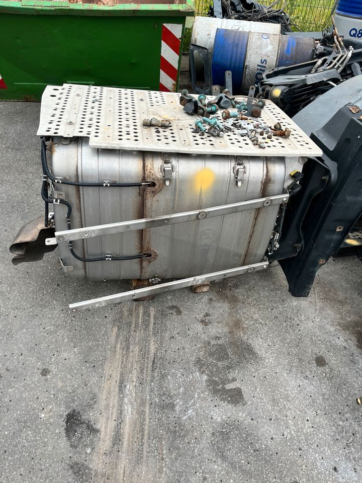 Mercedes Actros Euro 6 OM471 Auspuff Katalysator Abgasbox Gearbox - Запчасти: фото 1