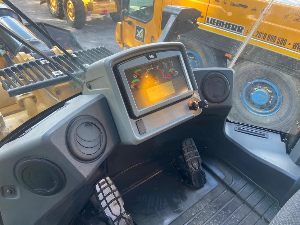 Колёсный погрузчик Caterpillar 966M XE: фото 1