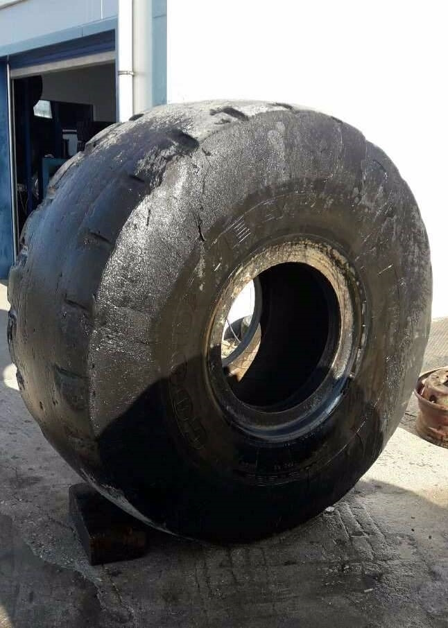 Goodyear 29,5R25  - Шина: фото 1