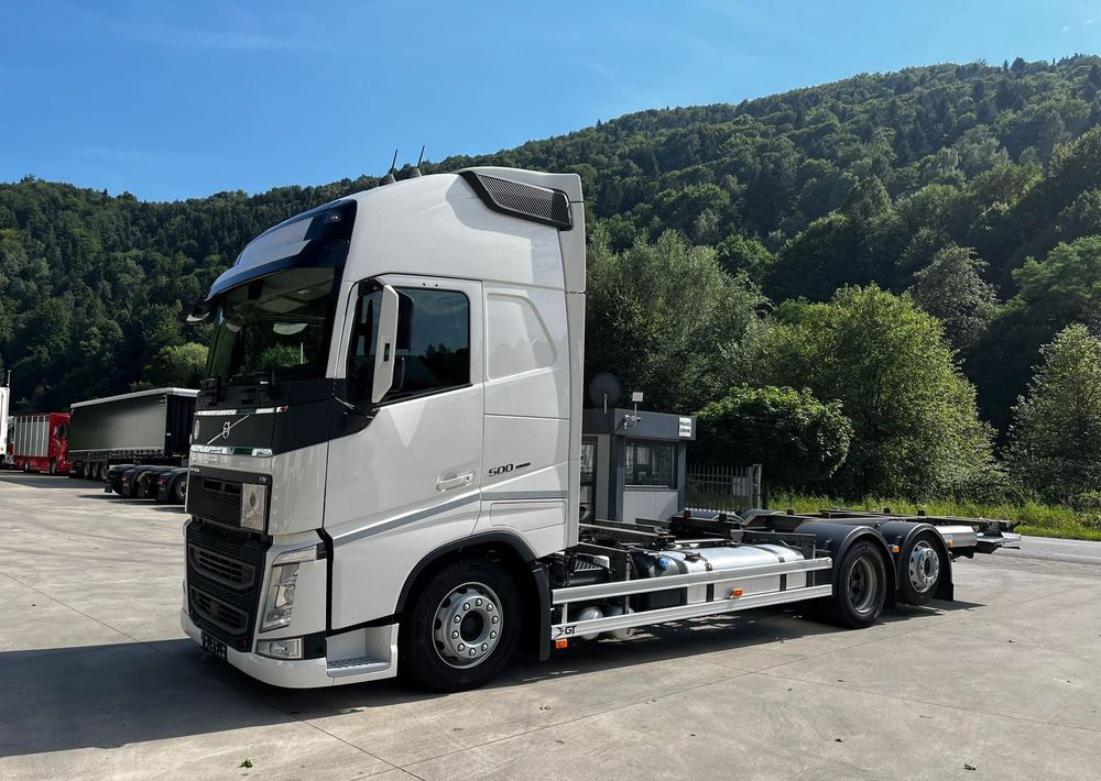 Volvo FH 500 // BDF // 6x2 // 2020 Rok // Do zabudowy // Dolny zaczep // Oś podnoszona // Winda // - Грузовик-шасси: фото 1 Volvo FH 500 // BDF // 6x2 // 2020 Rok // Do zabudowy // Dolny zaczep // Oś podnoszona // Winda // - Грузовик-шасси: фото 1